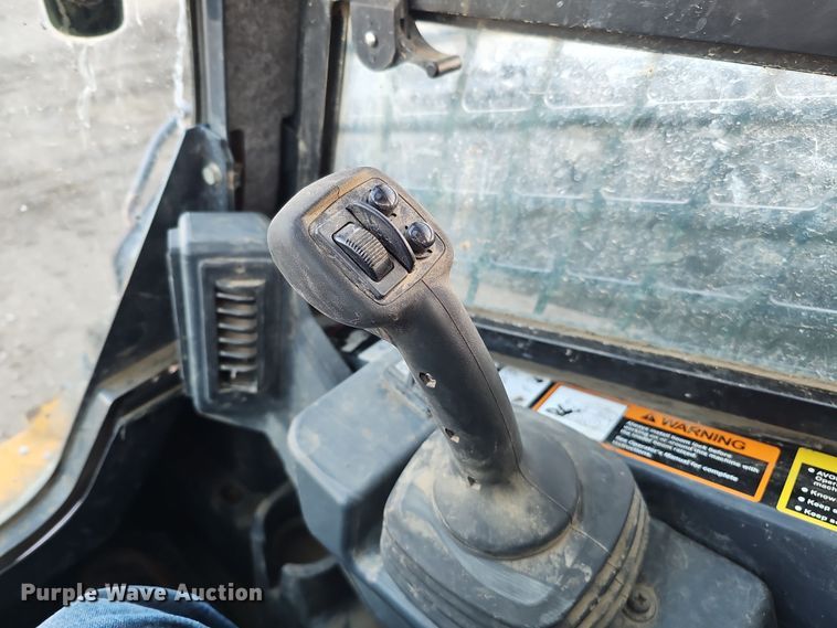 image for item DS5732 2017 John Deere 333G  tracked skid steer loader