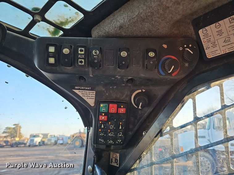 image for item DS5732 2017 John Deere 333G  tracked skid steer loader