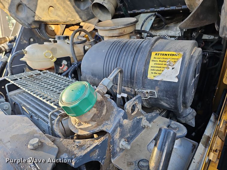 image for item DS5732 2017 John Deere 333G  tracked skid steer loader