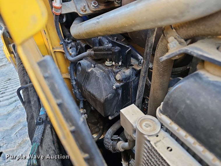 image for item DS5732 2017 John Deere 333G  tracked skid steer loader