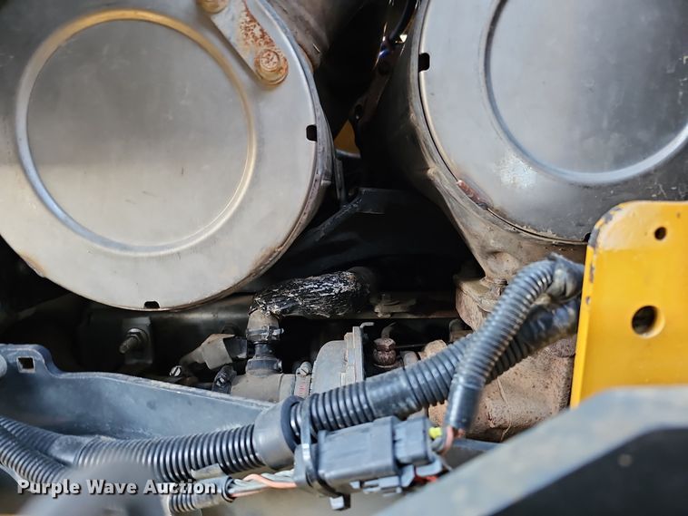 image for item DS5732 2017 John Deere 333G  tracked skid steer loader