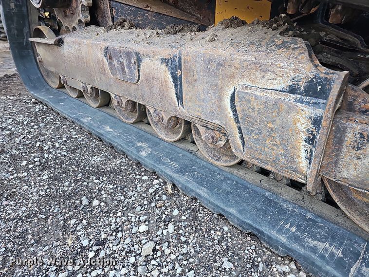 image for item DS5732 2017 John Deere 333G  tracked skid steer loader