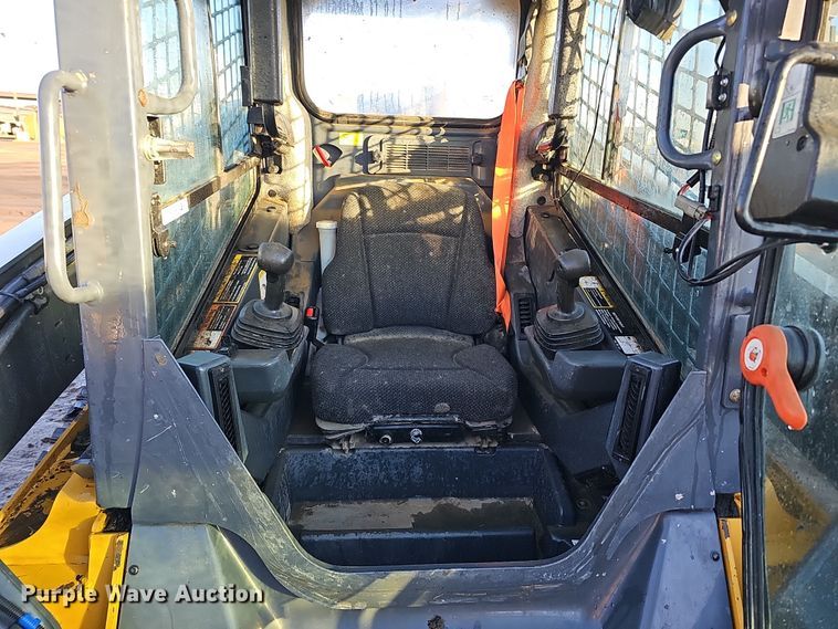 image for item DS5738 2019 John Deere 333G  tracked skid steer loader