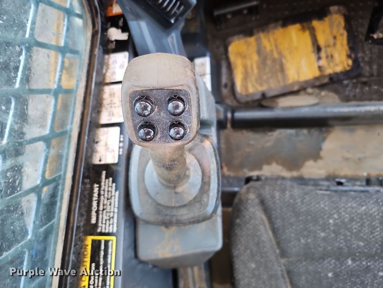 image for item DS5738 2019 John Deere 333G  tracked skid steer loader