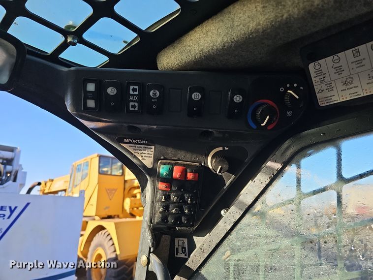 image for item DS5738 2019 John Deere 333G  tracked skid steer loader