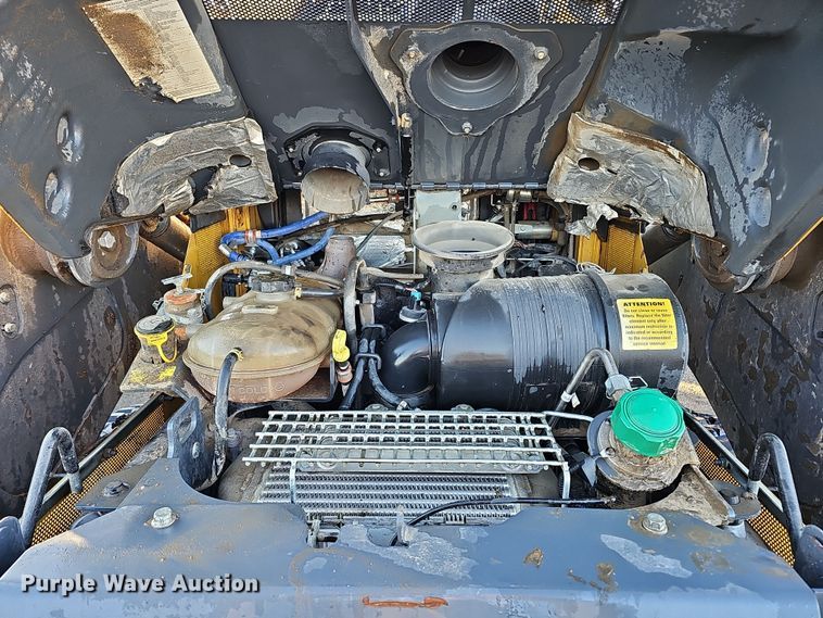 image for item DS5738 2019 John Deere 333G  tracked skid steer loader