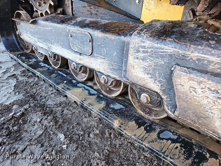 image for item DS5738 2019 John Deere 333G  tracked skid steer loader