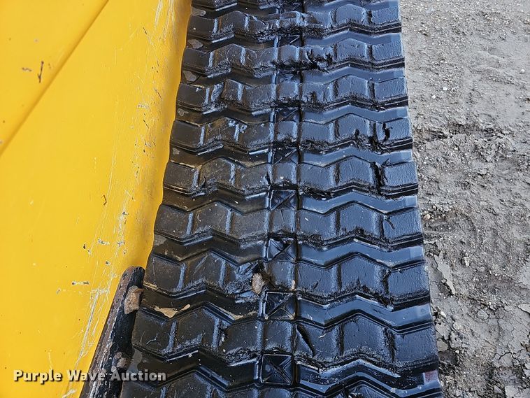 image for item DS5738 2019 John Deere 333G  tracked skid steer loader