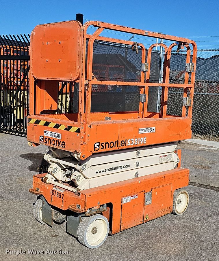image for item DS5739 2016 Snorkel S3219E  scissor lift