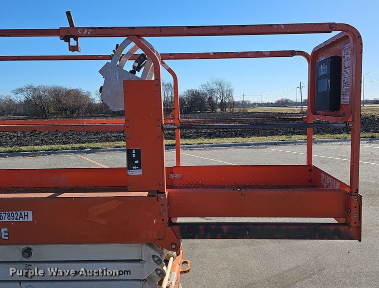 image for item DS5739 2016 Snorkel S3219E  scissor lift