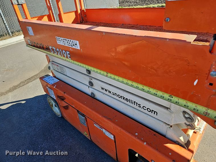 image for item DS5739 2016 Snorkel S3219E  scissor lift