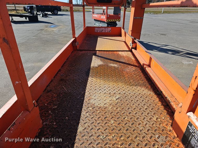 image for item DS5739 2016 Snorkel S3219E  scissor lift
