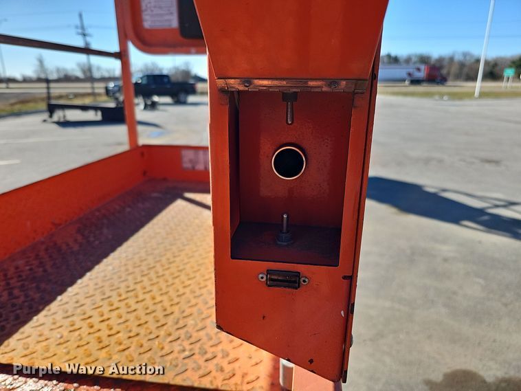 image for item DS5739 2016 Snorkel S3219E  scissor lift