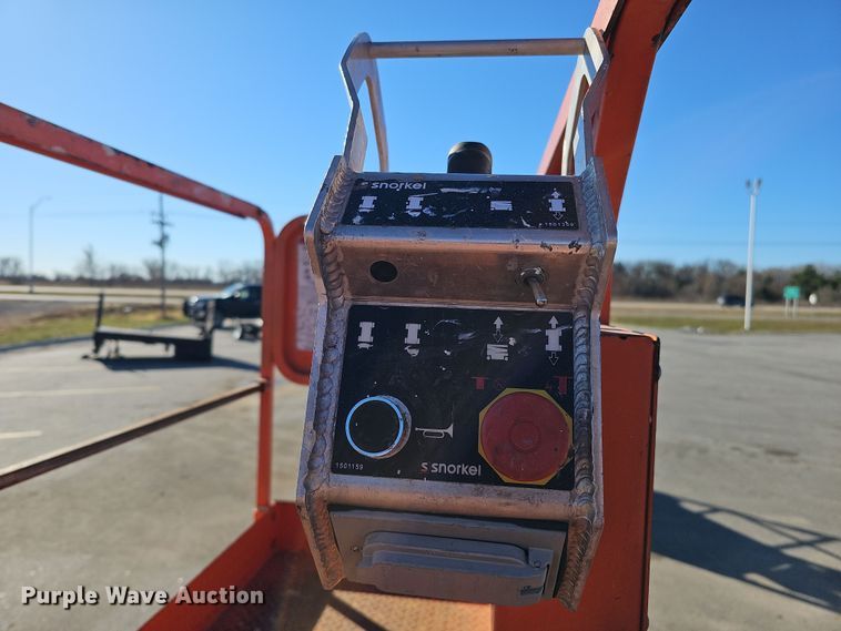 image for item DS5739 2016 Snorkel S3219E  scissor lift