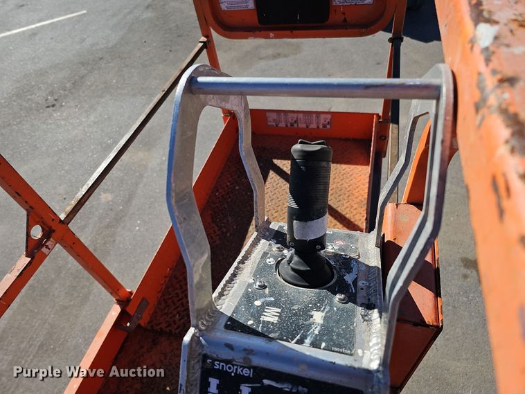 image for item DS5739 2016 Snorkel S3219E  scissor lift
