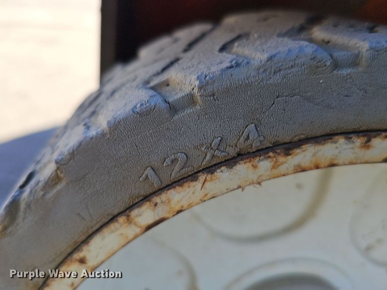 image for item DS5739 2016 Snorkel S3219E  scissor lift