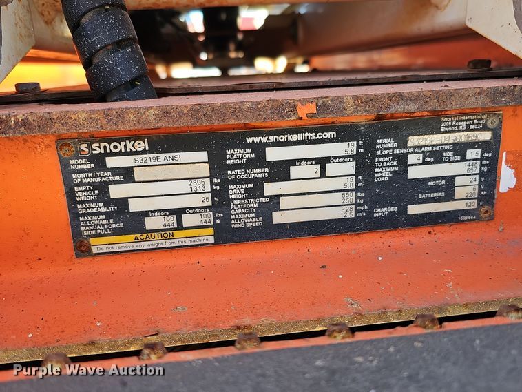 image for item DS5739 2016 Snorkel S3219E  scissor lift