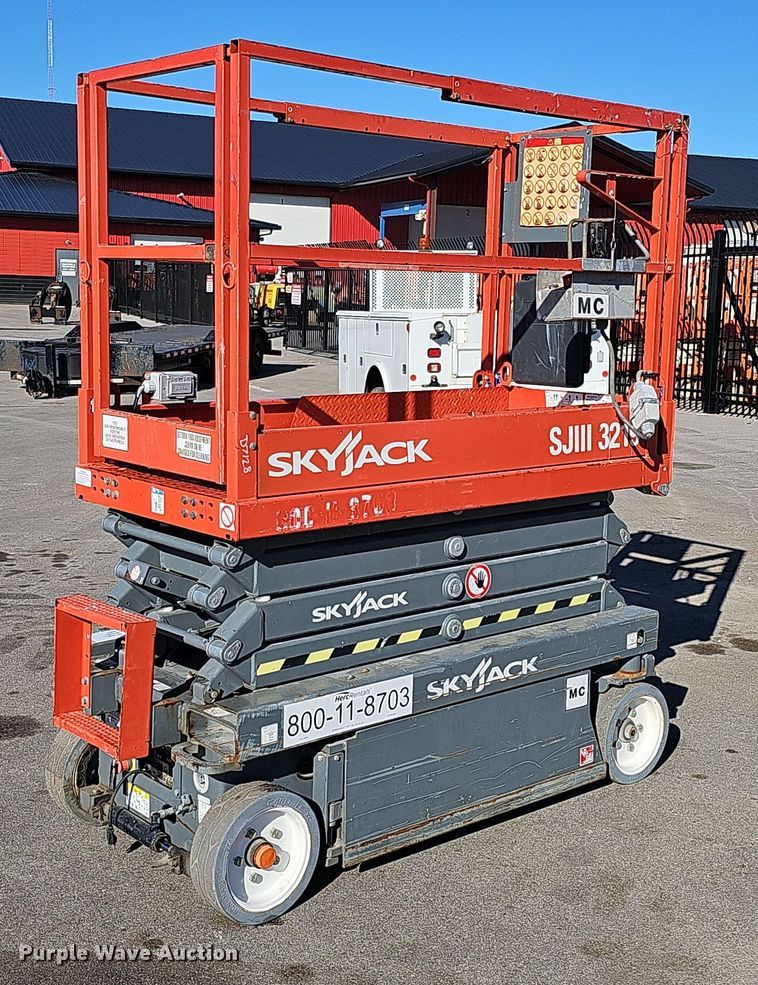 image for item DS5740 2016 Skyjack SJIII 3219  scissor lift