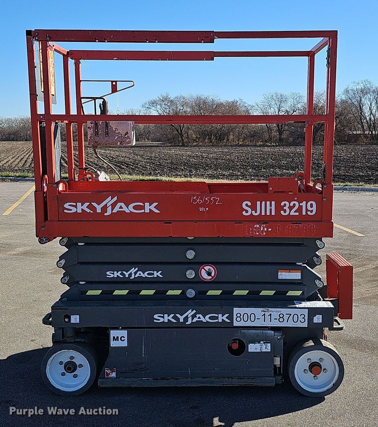 image for item DS5740 2016 Skyjack SJIII 3219  scissor lift