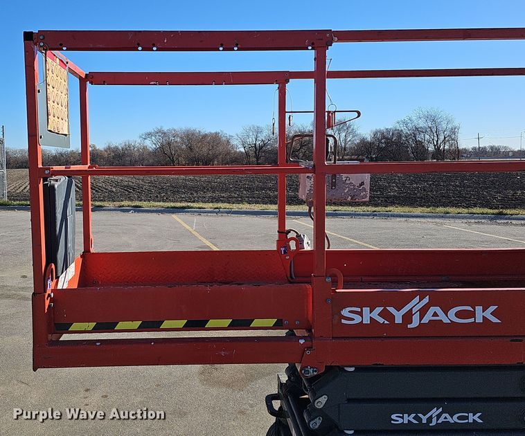 image for item DS5740 2016 Skyjack SJIII 3219  scissor lift