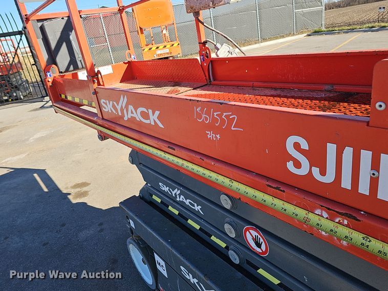 image for item DS5740 2016 Skyjack SJIII 3219  scissor lift