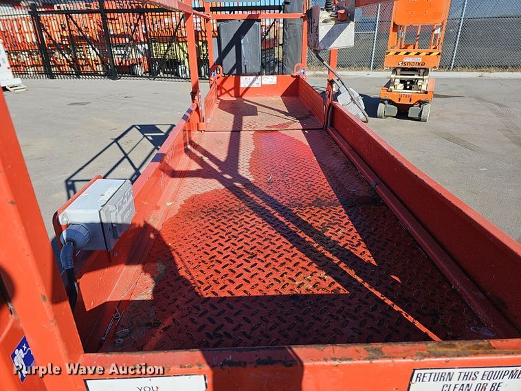 image for item DS5740 2016 Skyjack SJIII 3219  scissor lift