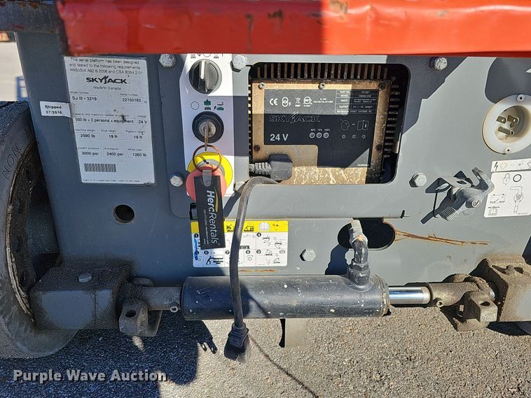 image for item DS5740 2016 Skyjack SJIII 3219  scissor lift