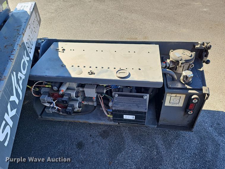 image for item DS5740 2016 Skyjack SJIII 3219  scissor lift