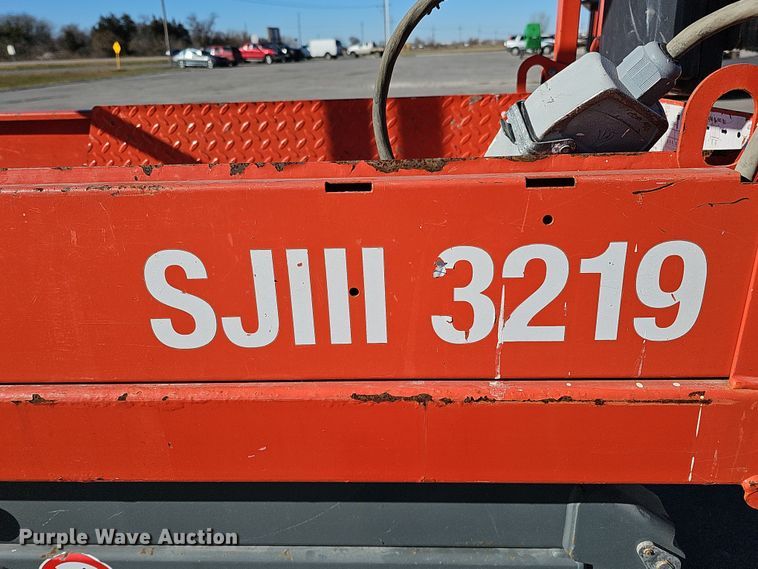 image for item DS5740 2016 Skyjack SJIII 3219  scissor lift
