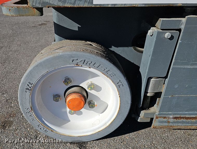 image for item DS5740 2016 Skyjack SJIII 3219  scissor lift