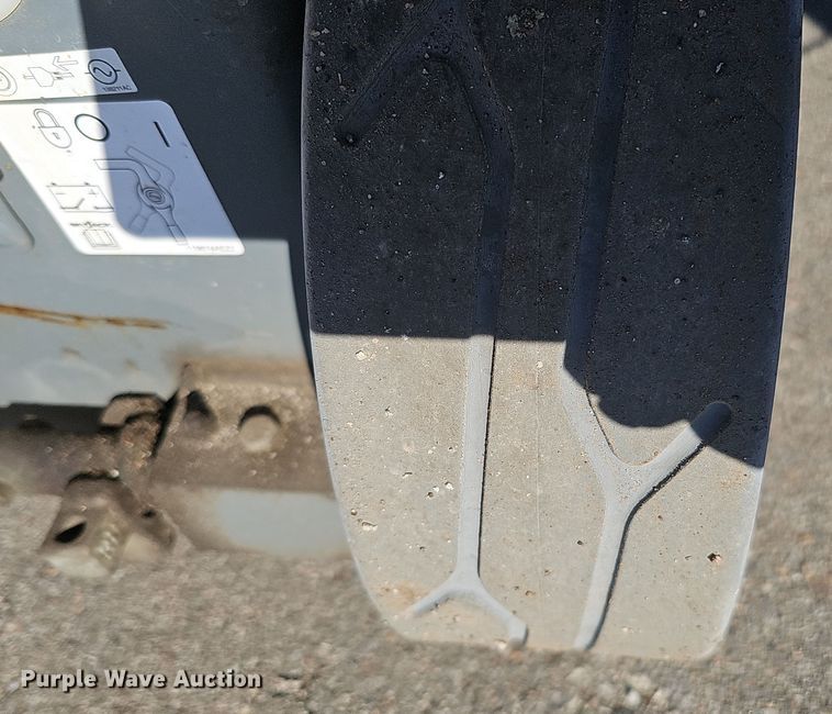 image for item DS5740 2016 Skyjack SJIII 3219  scissor lift