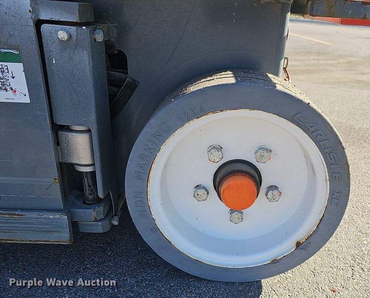 image for item DS5740 2016 Skyjack SJIII 3219  scissor lift