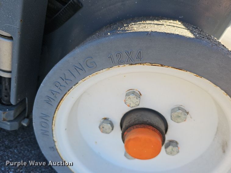 image for item DS5740 2016 Skyjack SJIII 3219  scissor lift