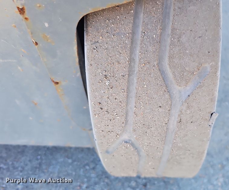 image for item DS5740 2016 Skyjack SJIII 3219  scissor lift