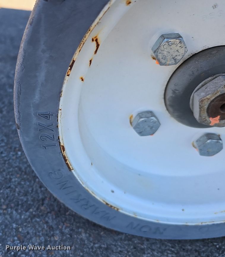 image for item DS5740 2016 Skyjack SJIII 3219  scissor lift