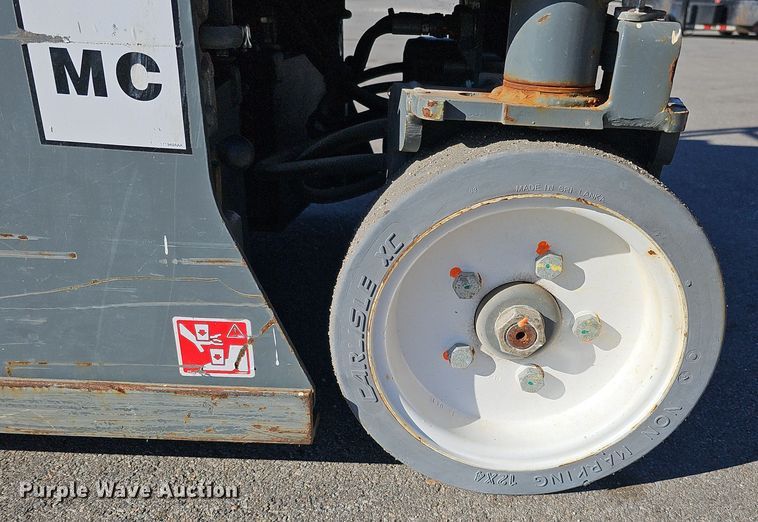 image for item DS5740 2016 Skyjack SJIII 3219  scissor lift