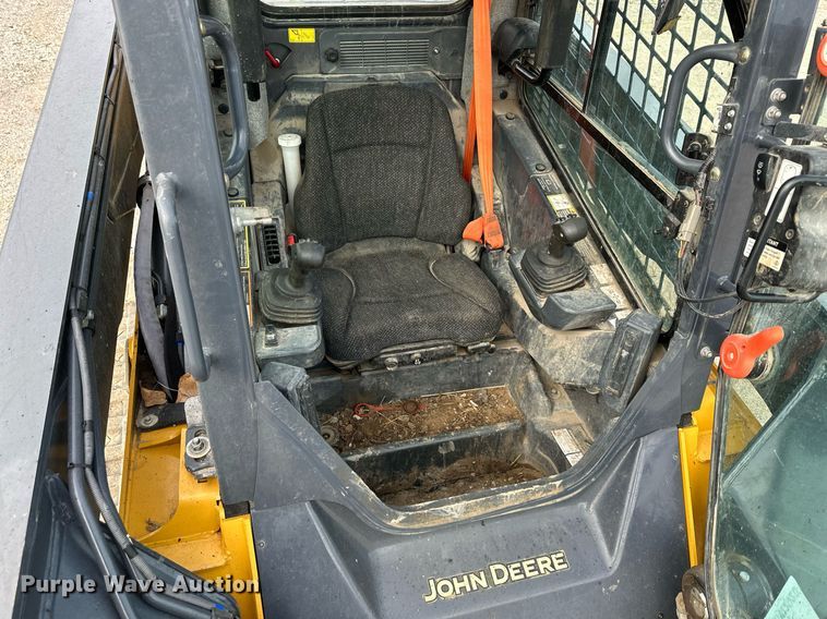 image for item DW2920 2020 John Deere 333G  tracked skid steer loader