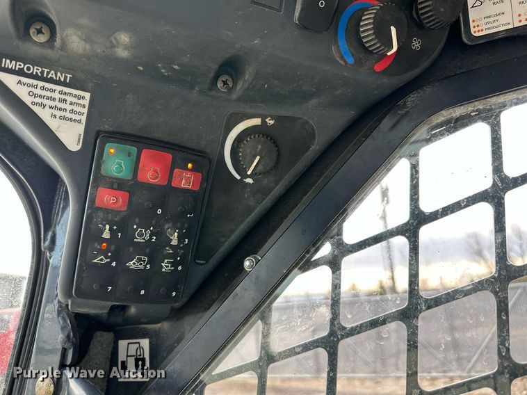 image for item DW2920 2020 John Deere 333G  tracked skid steer loader