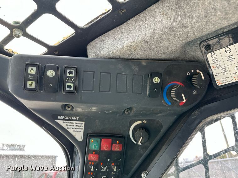 image for item DW2920 2020 John Deere 333G  tracked skid steer loader