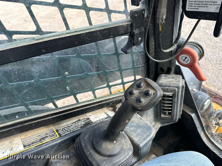 image for item DW2921 2019 John Deere 333G  tracked skid steer loader