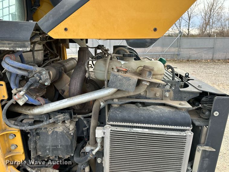 image for item DW2921 2019 John Deere 333G  tracked skid steer loader