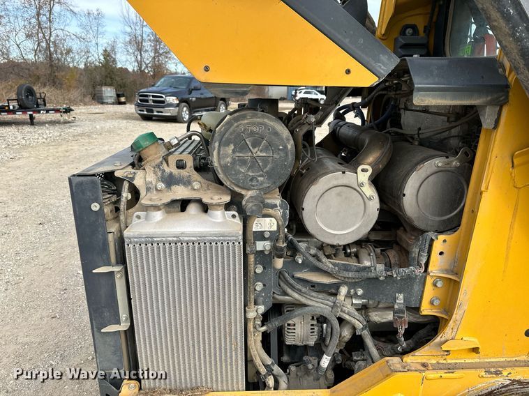 image for item DW2921 2019 John Deere 333G  tracked skid steer loader