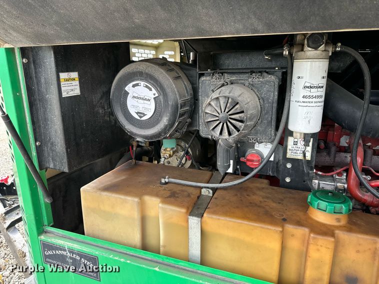 image for item DW2923 2013 Doosan P425/HP375  air compressor