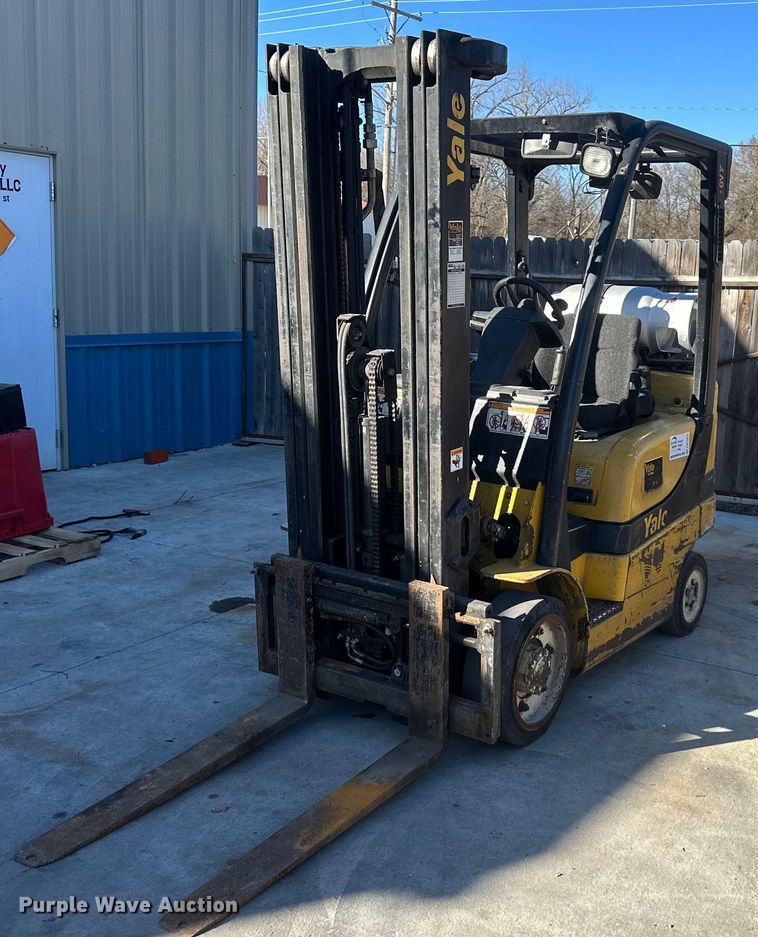 image for item DW2929 Yale  forklift