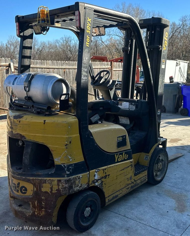 image for item DW2929 Yale  forklift