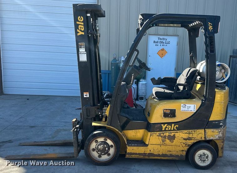 image for item DW2929 Yale  forklift