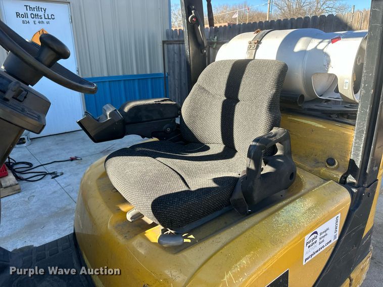 image for item DW2929 Yale  forklift