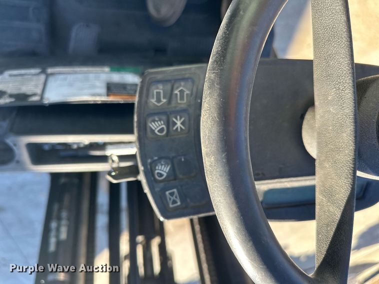 image for item DW2929 Yale  forklift