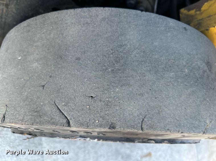 image for item DW2929 Yale  forklift