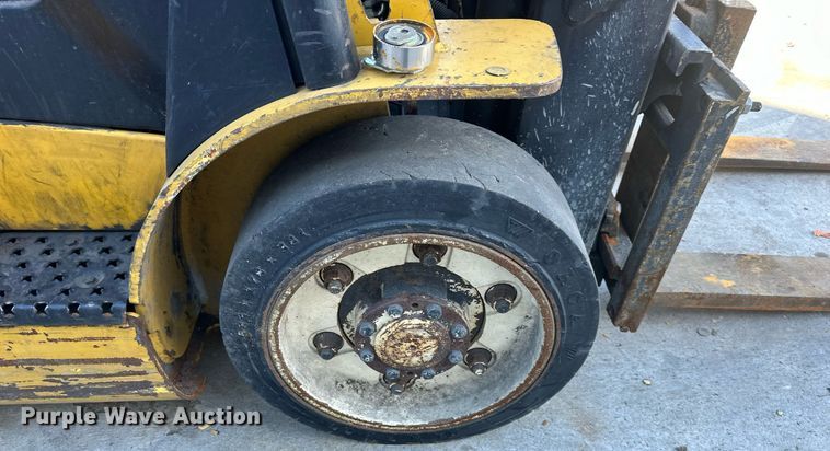 image for item DW2929 Yale  forklift